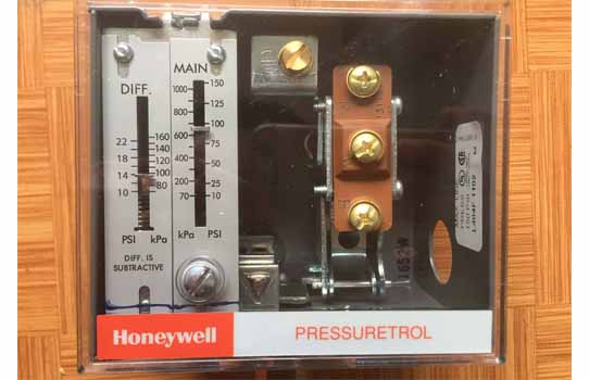 Công tắc áp suất Honeywell L404F 1102
